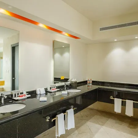 Real Inn Tijuana By Camino Real Hoteles Exterior photo