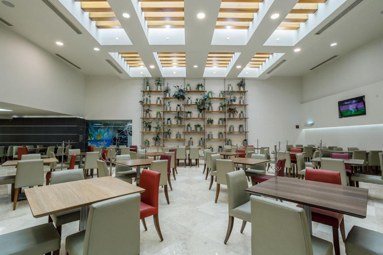 Real By Camino Real Hotel